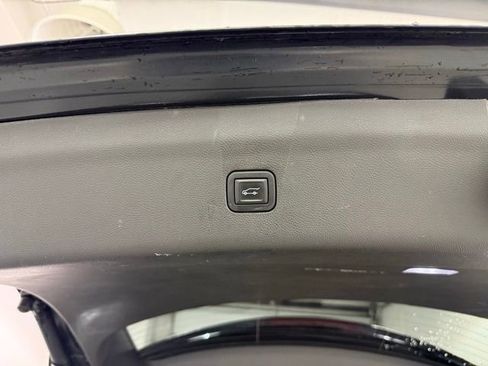 Used 2020 Buick Enclave Essence w/ LPO, Floor Liner Package FWD image 9