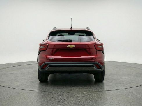 Used 2025 Chevrolet Trax LT image 7