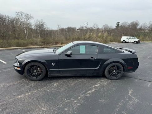 Used 2009 Ford Mustang GT Premium image 6