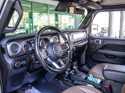 Used 2020 Jeep Gladiator Rubicon AWD/4WD image 12