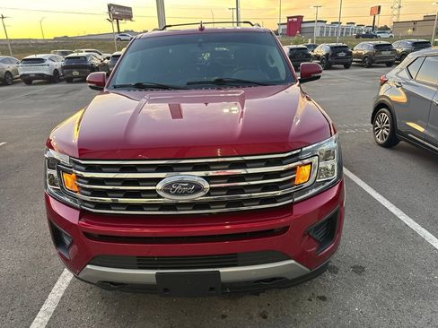 Used 2021 Ford Expedition XLT AWD/4WD image 2