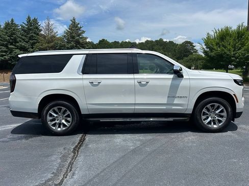 Used 2025 Chevrolet Suburban Premier w/ Sun And Tow Package AWD/4WD image 23