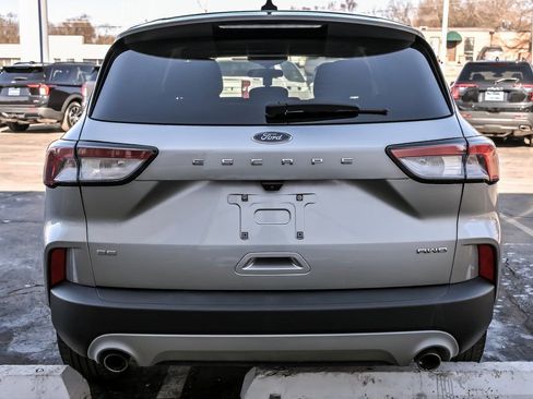 Used 2022 Ford Escape SE w/ Cold Weather Package image 7