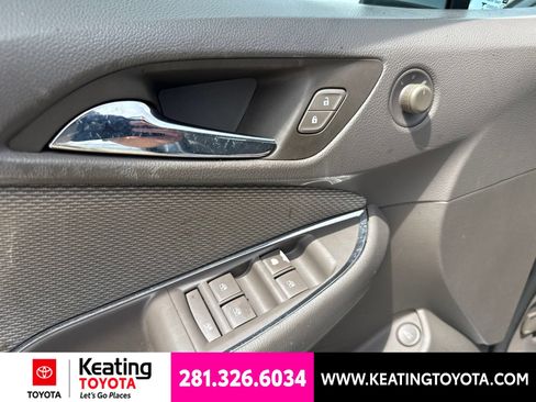 Used 2017 Chevrolet Cruze LT w/ Convenience Package FWD image 12