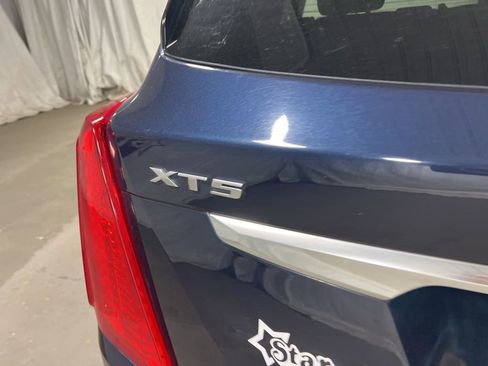 Used 2017 Cadillac XT5 Luxury w/ Driver Awareness Package image 16