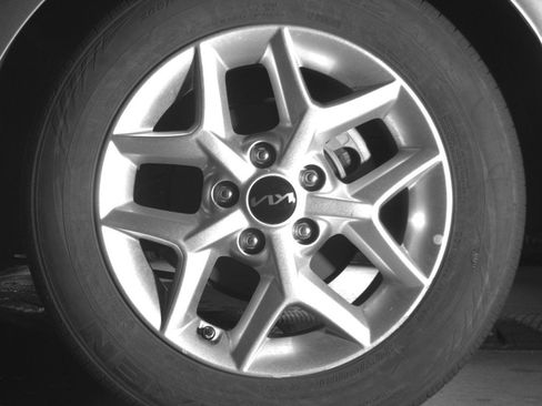 Used 2025 Kia Soul LX w/ LX Technology Package FWD image 21