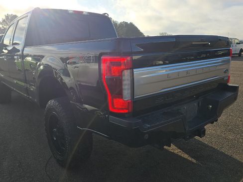 Used 2019 Ford F250 Limited w/ FX4 Off-Road Package AWD/4WD image 3