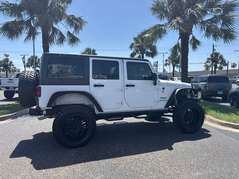 Used 2017 Jeep Wrangler Unlimited Sport w/ Quick Order Package 24S AWD/4WD image 5