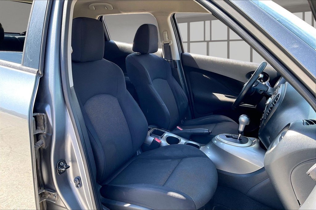 Used 2013 Nissan Juke S FWD image 25