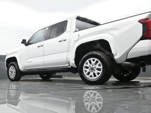 Used 2025 Toyota Tacoma SR5 RWD image 23
