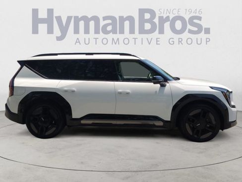 Used 2025 Kia EV9 GT-Line AWD/4WD image 2