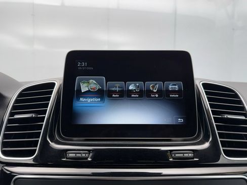 Used 2019 Mercedes-Benz GLE 400 4MATIC w/ Premium 1 Package image 50