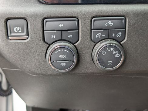 Used 2024 Chevrolet Silverado 2500 LT image 19