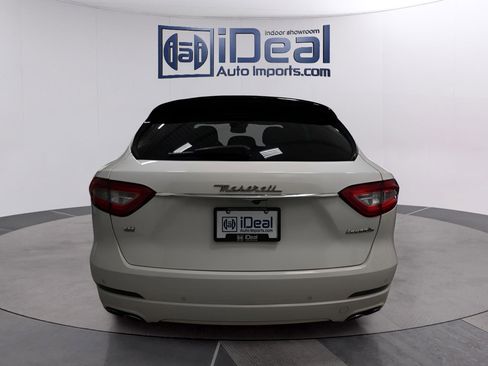 Used 2019 Maserati Levante AWD/4WD image 4