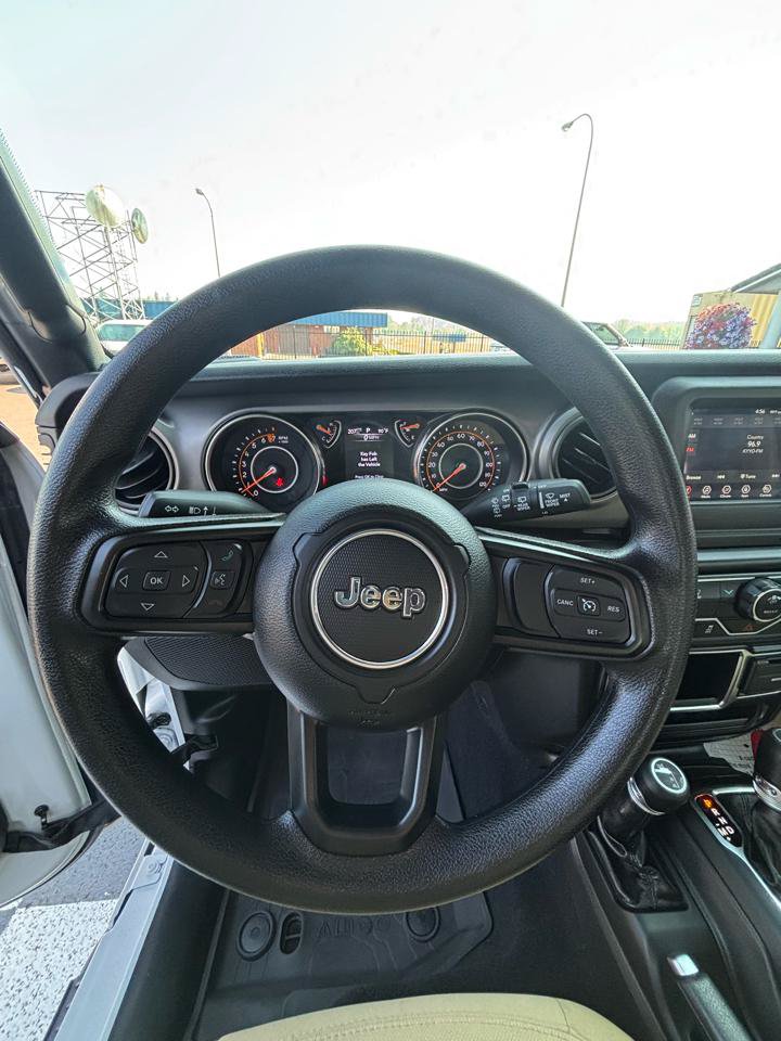 Used 2022 Jeep Wrangler Sport AWD/4WD image 12