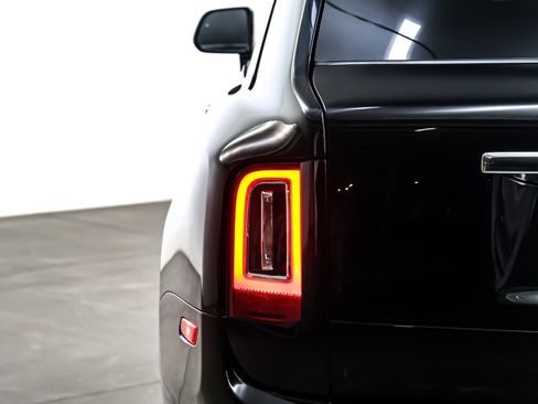Used 2024 Rolls-Royce Cullinan image 15