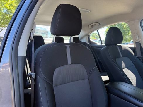 Used 2025 Nissan Sentra SV FWD image 30