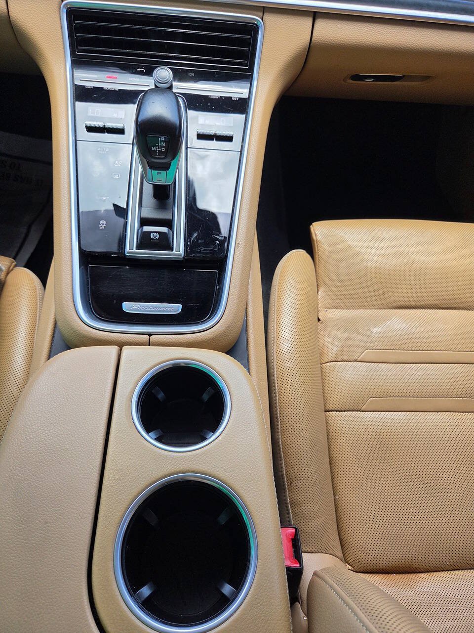 Used 2020 Porsche Panamera RWD image 19