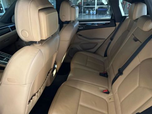 Used 2018 Porsche Macan S image 10