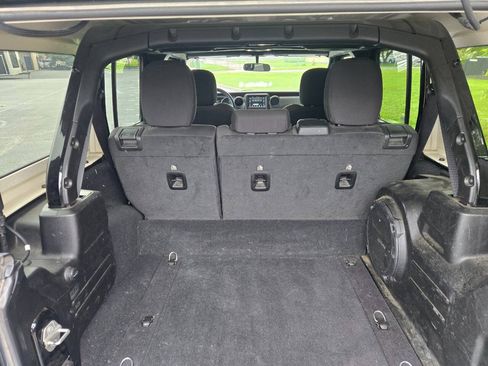 Used 2023 Jeep Wrangler Unlimited AWD/4WD image 19