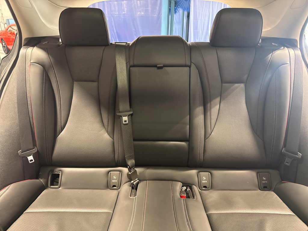 Used 2023 Buick Envision Essence w/ Sport Touring Package FWD image 39