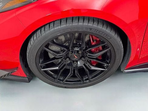 Used 2023 Chevrolet Corvette Z06 w/ Z07 Performance Package RWD image 30