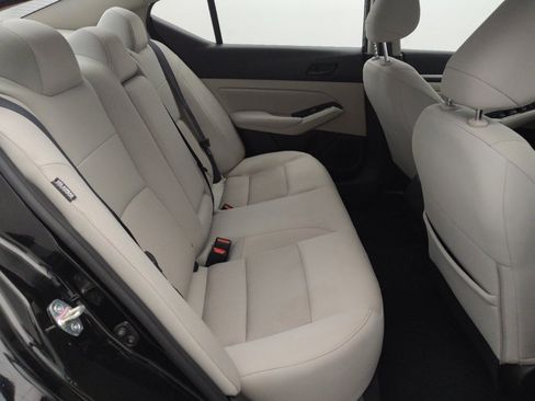 Used 2023 Nissan Altima 2.5 SV FWD image 19