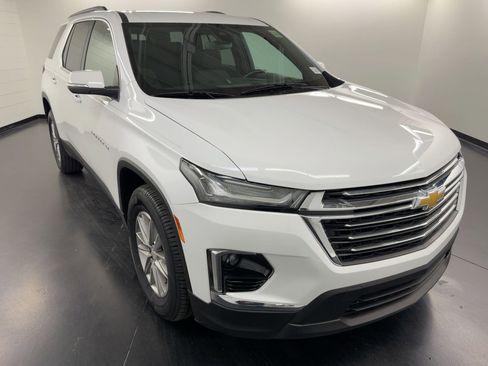 Used 2023 Chevrolet Traverse LT image 7
