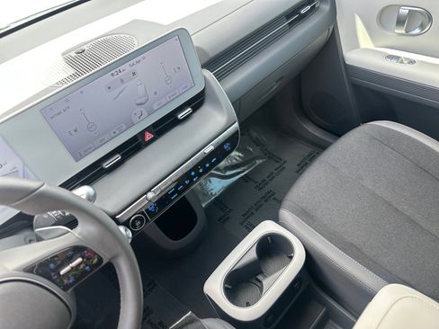 Used 2024 Hyundai Ioniq 5 SE RWD image 25