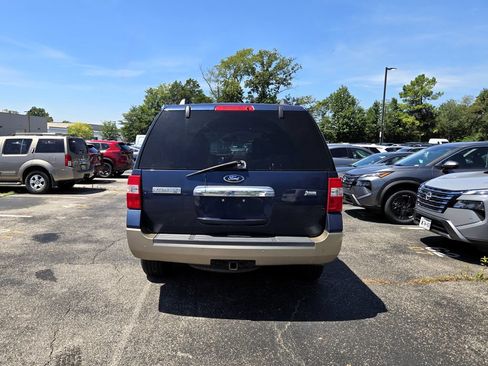 Used 2013 Ford Expedition XLT RWD image 4