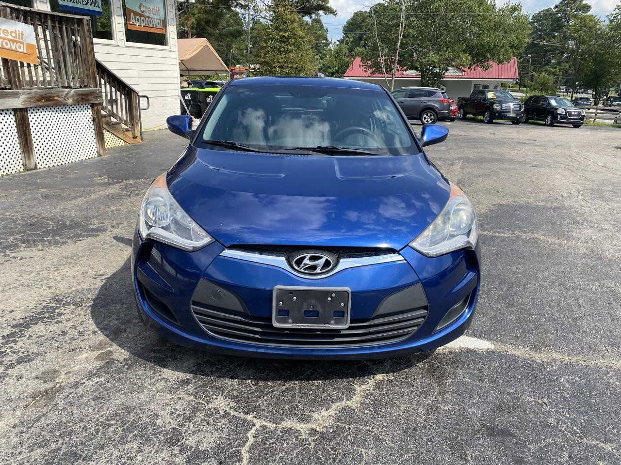Used 2016 Hyundai Veloster FWD image 2