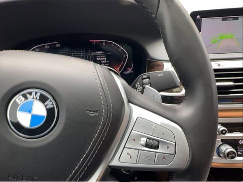 Used 2022 BMW 740i xDrive w/ Premium Package AWD/4WD image 42