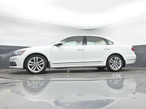 Used 2016 Volkswagen Passat 3.6 SEL Premium FWD image 14