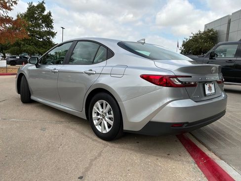 Used 2026 Toyota Camry LE FWD image 8