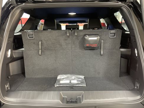 Used 2025 Toyota 4Runner Limited image 34