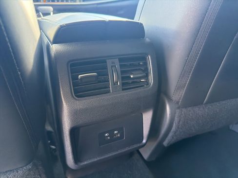 Used 2021 Nissan Rogue SV w/ Premium Package FWD image 21