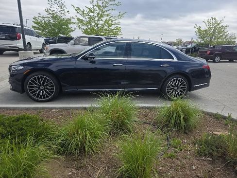 Used 2022 Mercedes-Benz S 580 4MATIC Sedan image 2