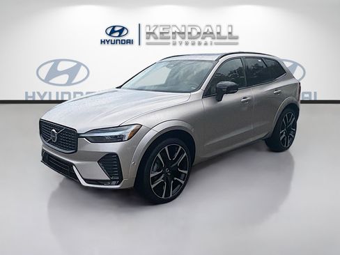 Used 2024 Volvo XC60 B5 Ultimate AWD/4WD image 3