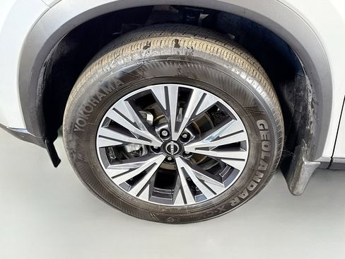 Used 2023 Nissan Rogue SV image 38