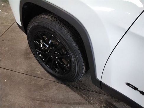 Used 2023 Jeep Cherokee Altitude Lux image 20