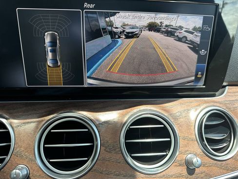 Used 2017 Mercedes-Benz E 300 4MATIC image 15