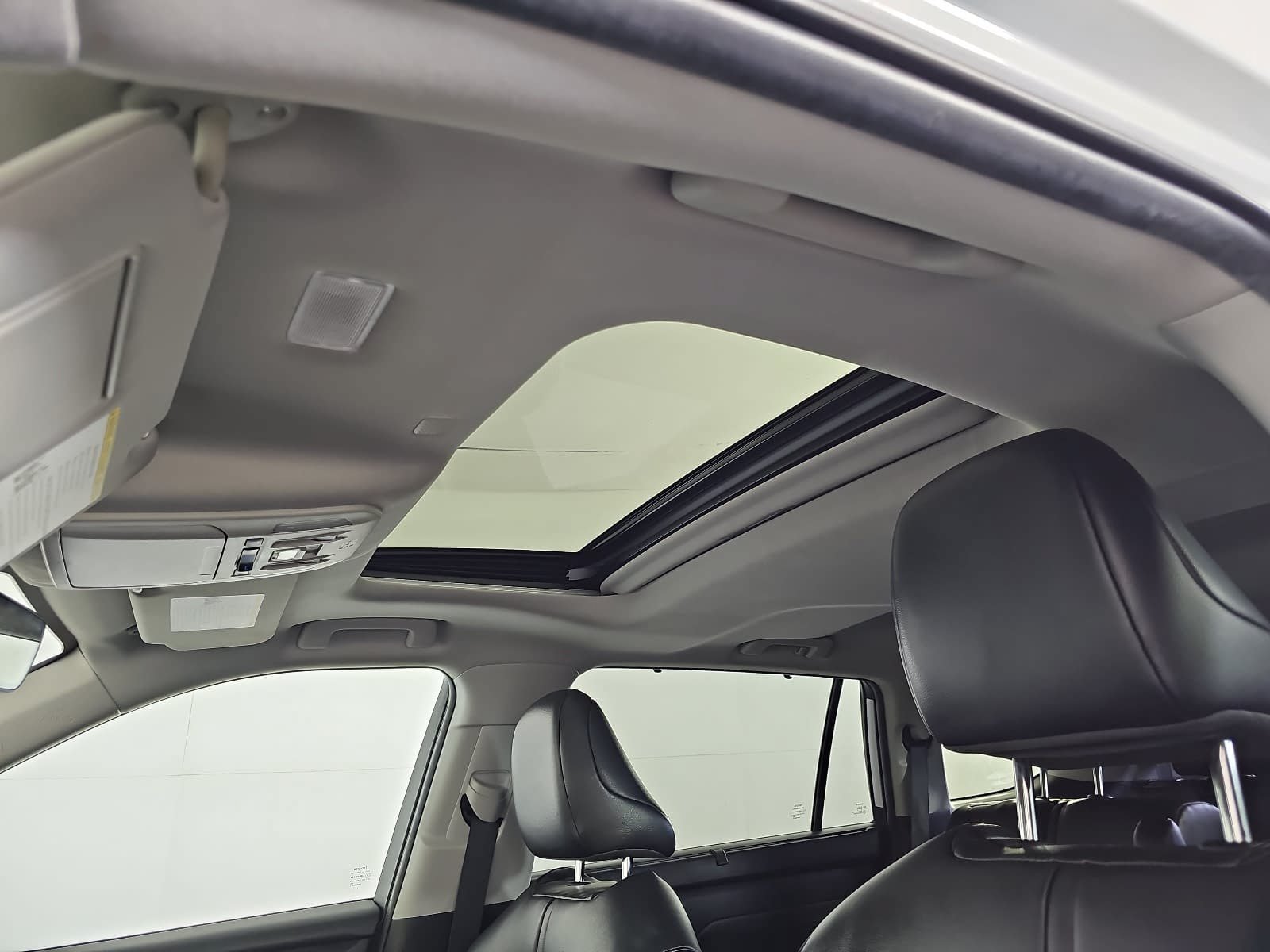 Used 2022 Toyota Highlander XLE FWD image 29
