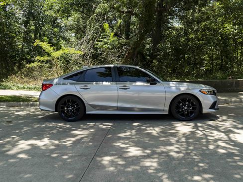 Used 2024 Honda Civic Sport image 10