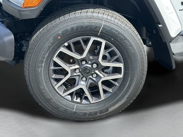 New 2025 Jeep Wrangler Unlimited Sahara AWD/4WD image 19