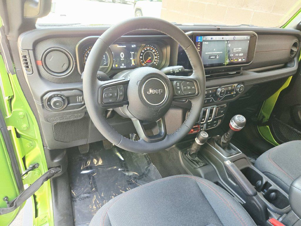 Used 2025 Jeep Wrangler Rubicon w/ Steel Bumper Group AWD/4WD image 10