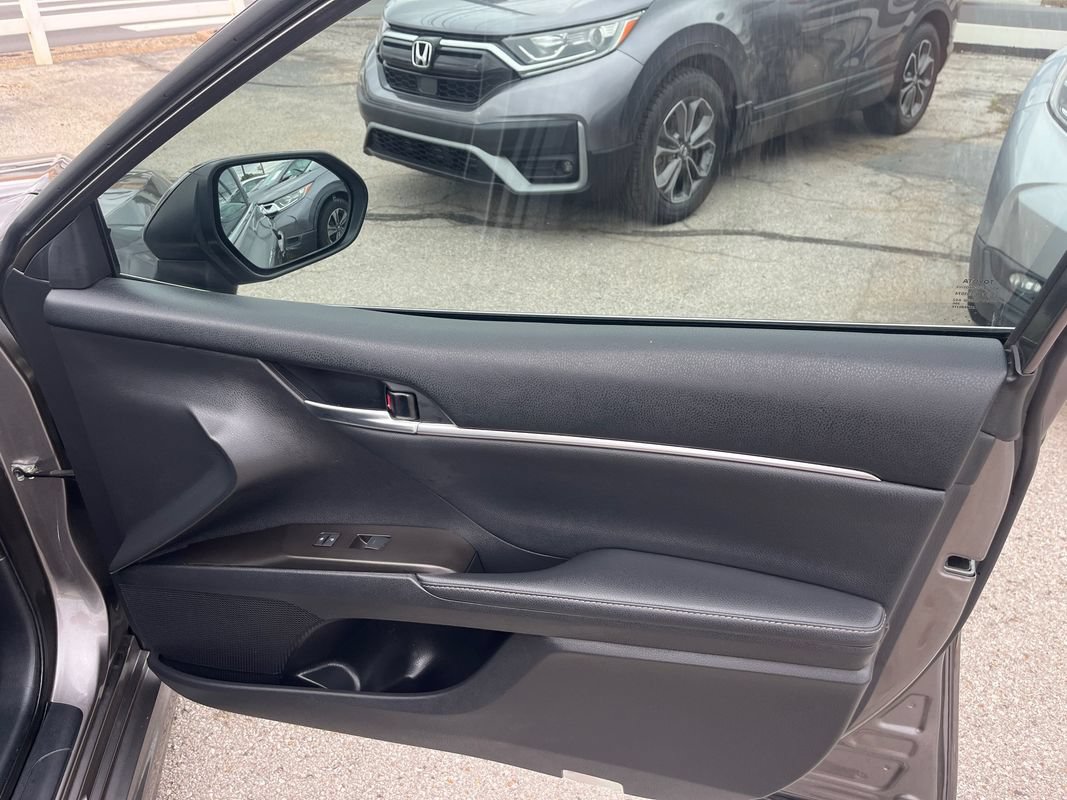 Used 2021 Toyota Camry XSE FWD image 18