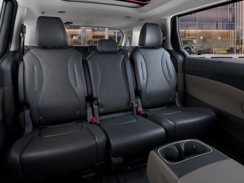 New 2026 Kia Carnival SX FWD image 16