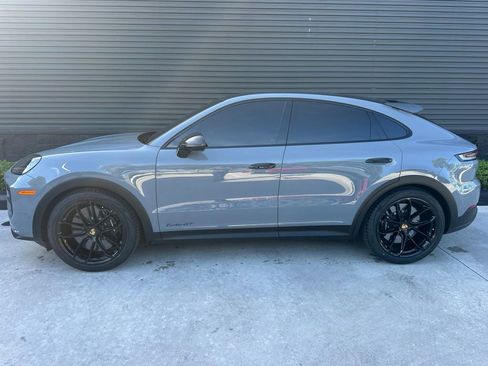 Certified 2024 Porsche Cayenne Turbo GT AWD/4WD image 2