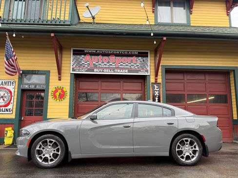 Used 2017 Dodge Charger SXT w/ AWD Premium Group image 6
