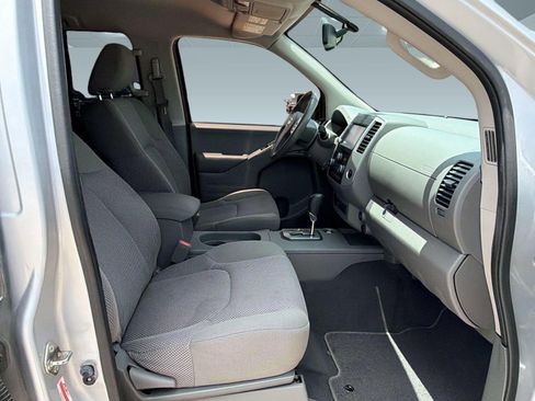 Used 2020 Nissan Frontier SV RWD image 22
